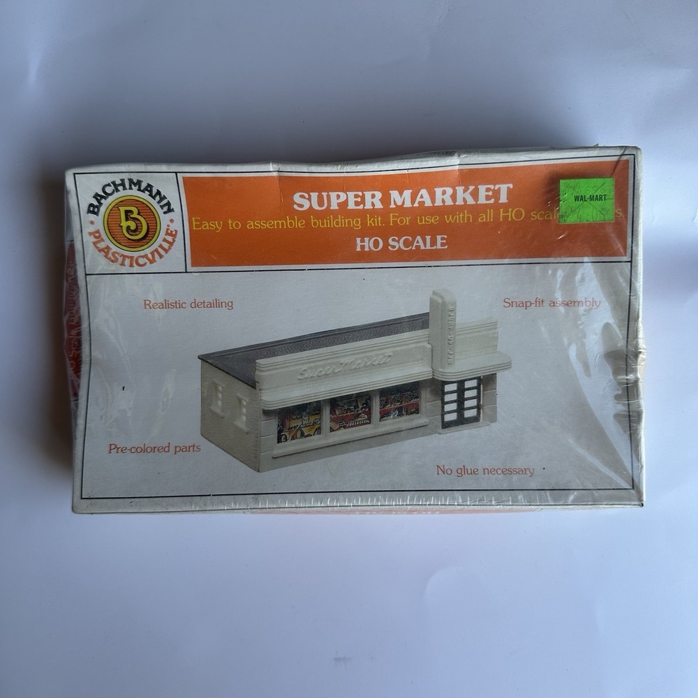 Vintage Sealed HO SCALE BACHMANN PLASTICVILLE Super Market Snap Fit #45141